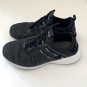 Fila black sneakers - great condition - super cute